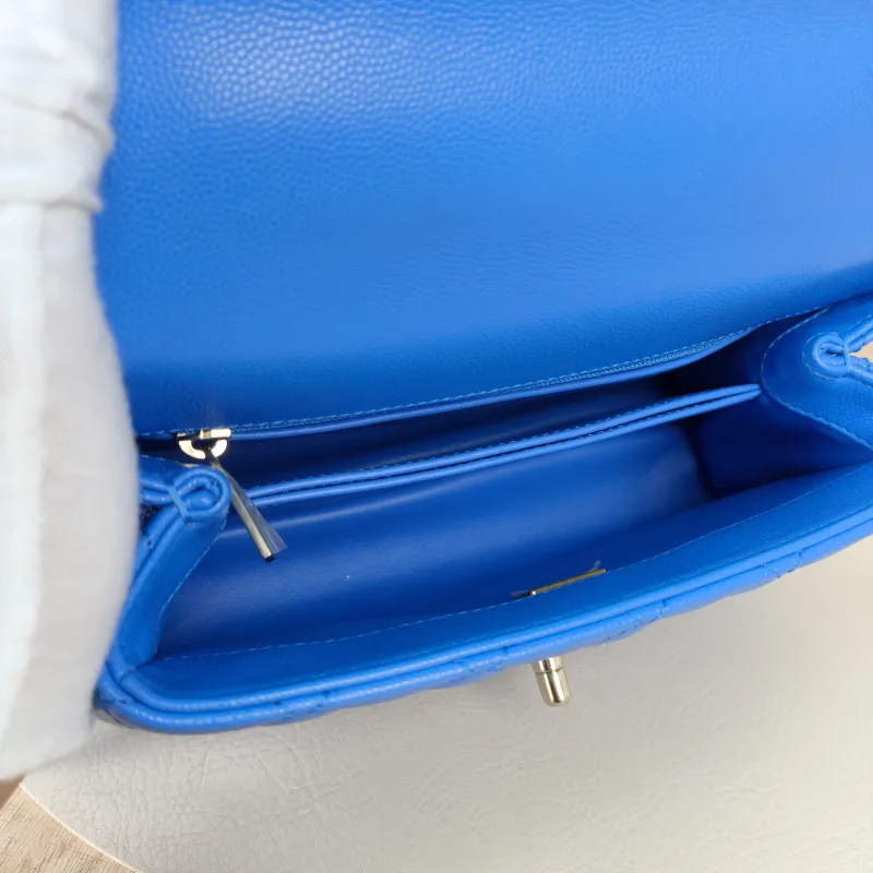 Chanel Top Handle Bag Coco Handle​Blue Grained Calfskin Small24 × 10 × 14 cm — detail view 7 of 13
