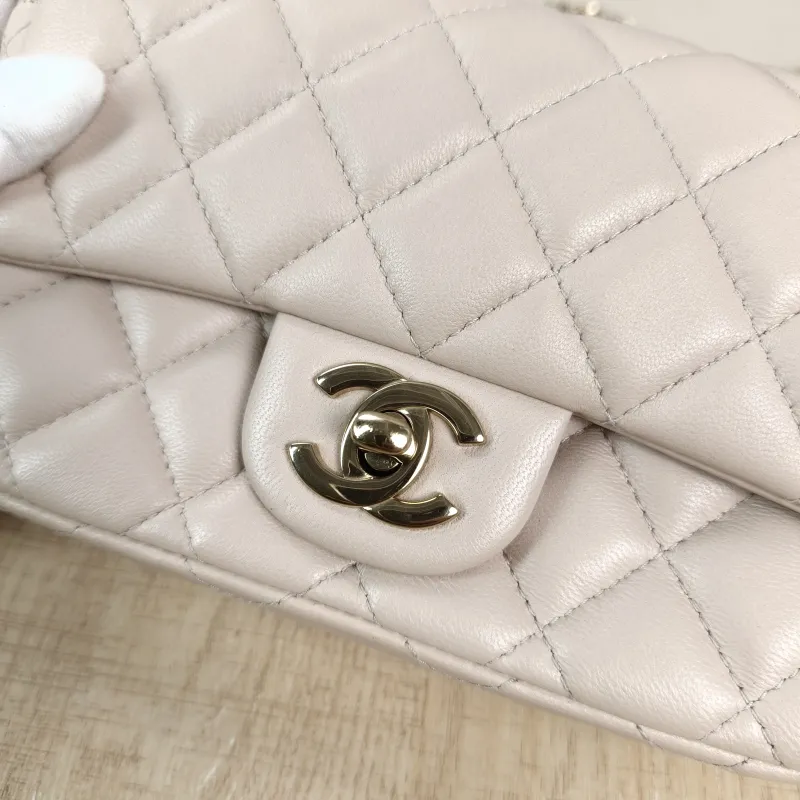 Chanel Crossbody Bag Classic Flap Large Mini CF Mini Collection Crossbody Bag Pink Lambskinmini18 × 5 × 12 cm — detail view 10 of 13