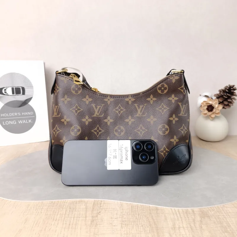 Louis Vuitton Crossbody Bag Boulogne PVC Small 26 × 9.5 × 16 cm — cover view 4 of 6