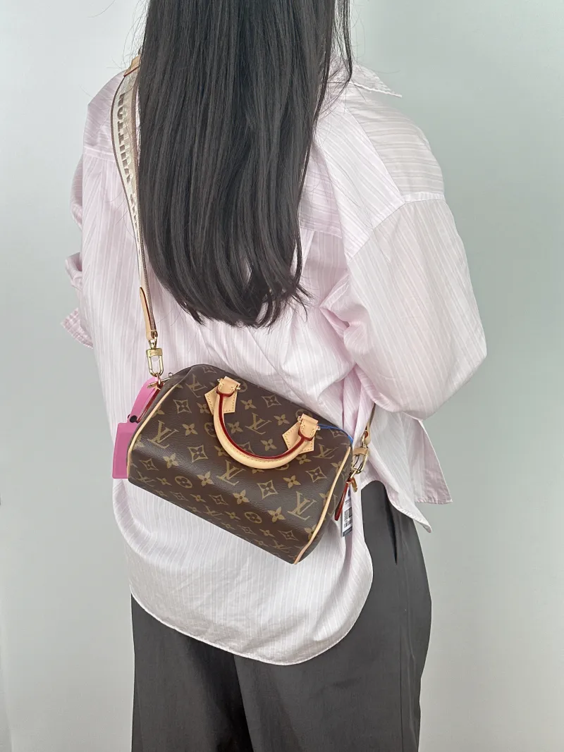 Louis Vuitton Crossbody Bag Speedy20 Shoulder Strap PVC Small 20.5 × 12 × 13.5 cm — on-model view 2 of 2