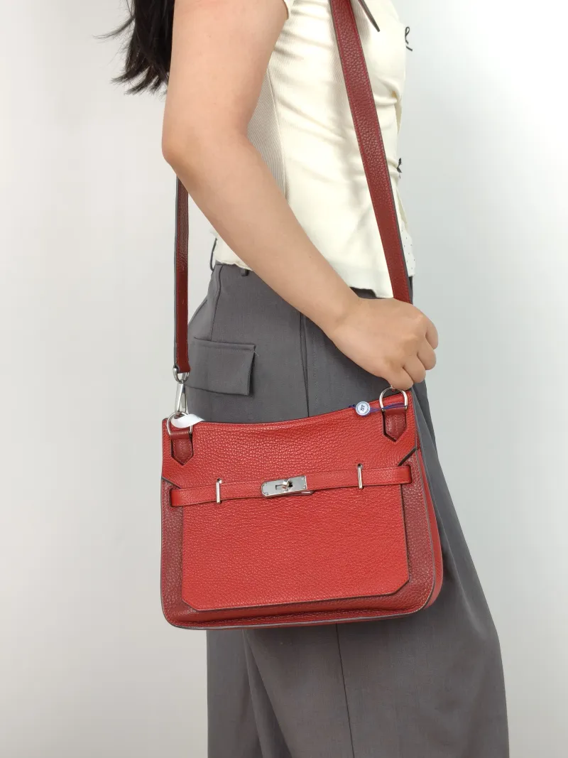 Hermès Crossbody Bag Jypsiere 28S5 Taurillon Clemence TC Calfskin Small28 × 12.5 × 23.5 cm — on-model view 2 of 3