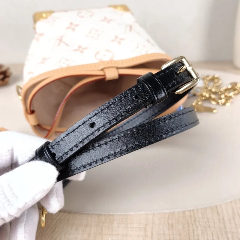 Louis Vuitton Crossbody Bag NOÉ PURSE LV CHARMS PVC Mini 11.5 × 11.5 × 11.5 cm — detail view 6 of 10