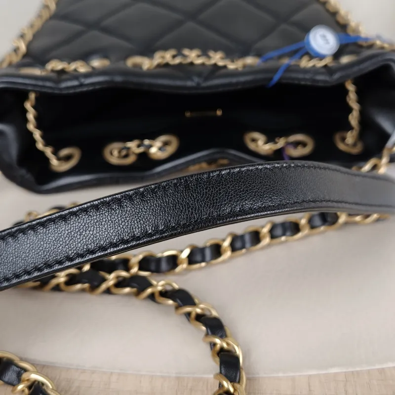 Chanel Shoulder Bag Bucket Bag Black Lambskin One Size 22 × 8 × 17 cm — detail view 10 of 12
