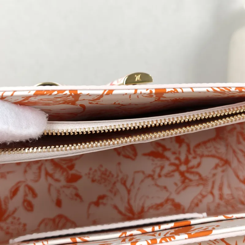 Louis Vuitton Crossbody Bag Twist White Epi Embossed Calfskin Pink 23 × 9.5 × 17 cm — detail view 8 of 14