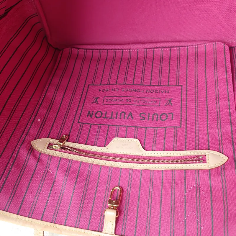 Louis Vuitton Shoulder Bag Neverfull Monogram PVC Medium 31 × 14 × 28 cm — detail view 8 of 11
