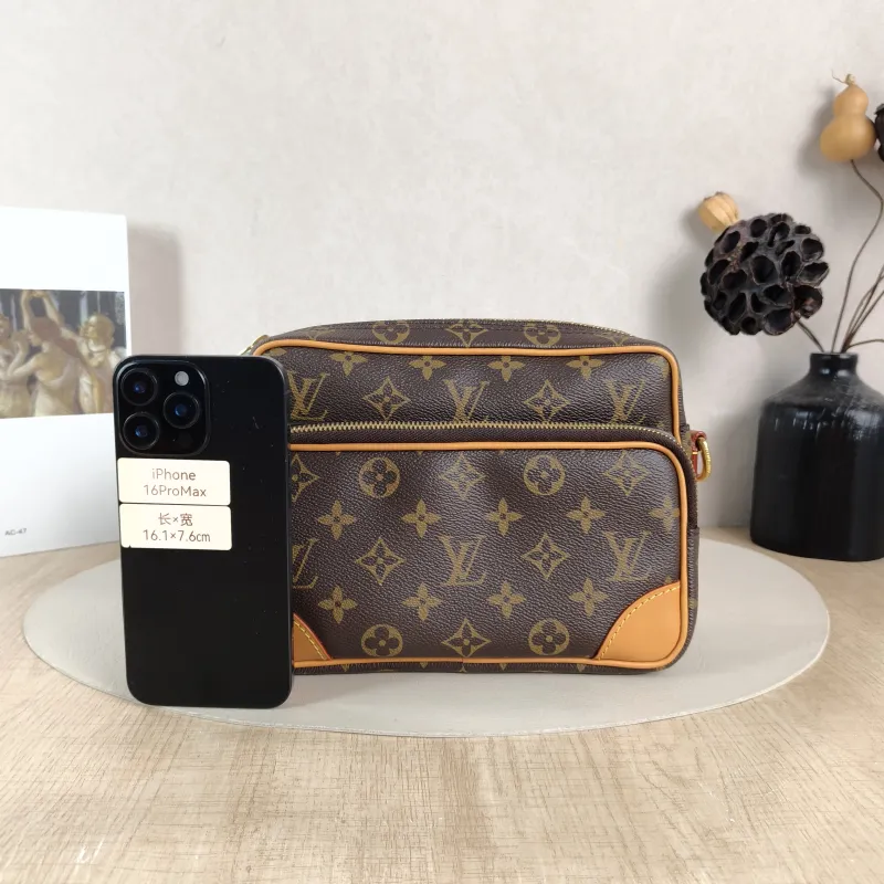 Louis Vuitton Crossbody Bag Nil Messenger Bag Monogram PVC One Size 25 × 11 × 17.5 cm — cover view 5 of 6