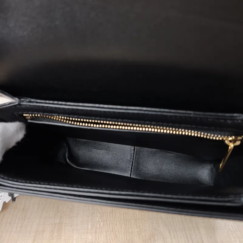 CELINE Crossbody Bag Teen Triomphe Black CC alfskin Small 18.5 × 6 × 14 cm — detail view 7 of 12