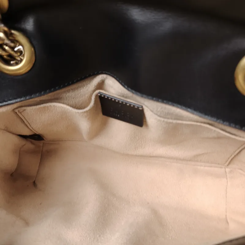 GUCCI Crossbody Bag GG Marmont Small Marmont 22 Black CC alfskin Small 22 × 6 × 13 cm — detail view 7 of 11