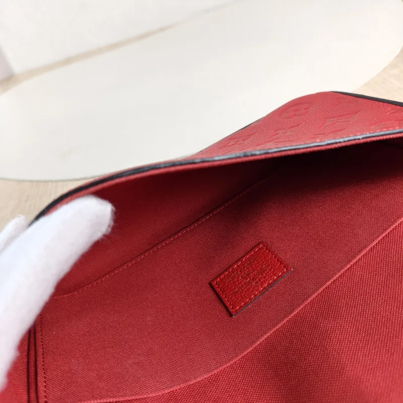 Louis Vuitton Crossbody Bag Pochette Félicie Red Calfskin Small 21 × 3 × 12 cm — detail view 6 of 16