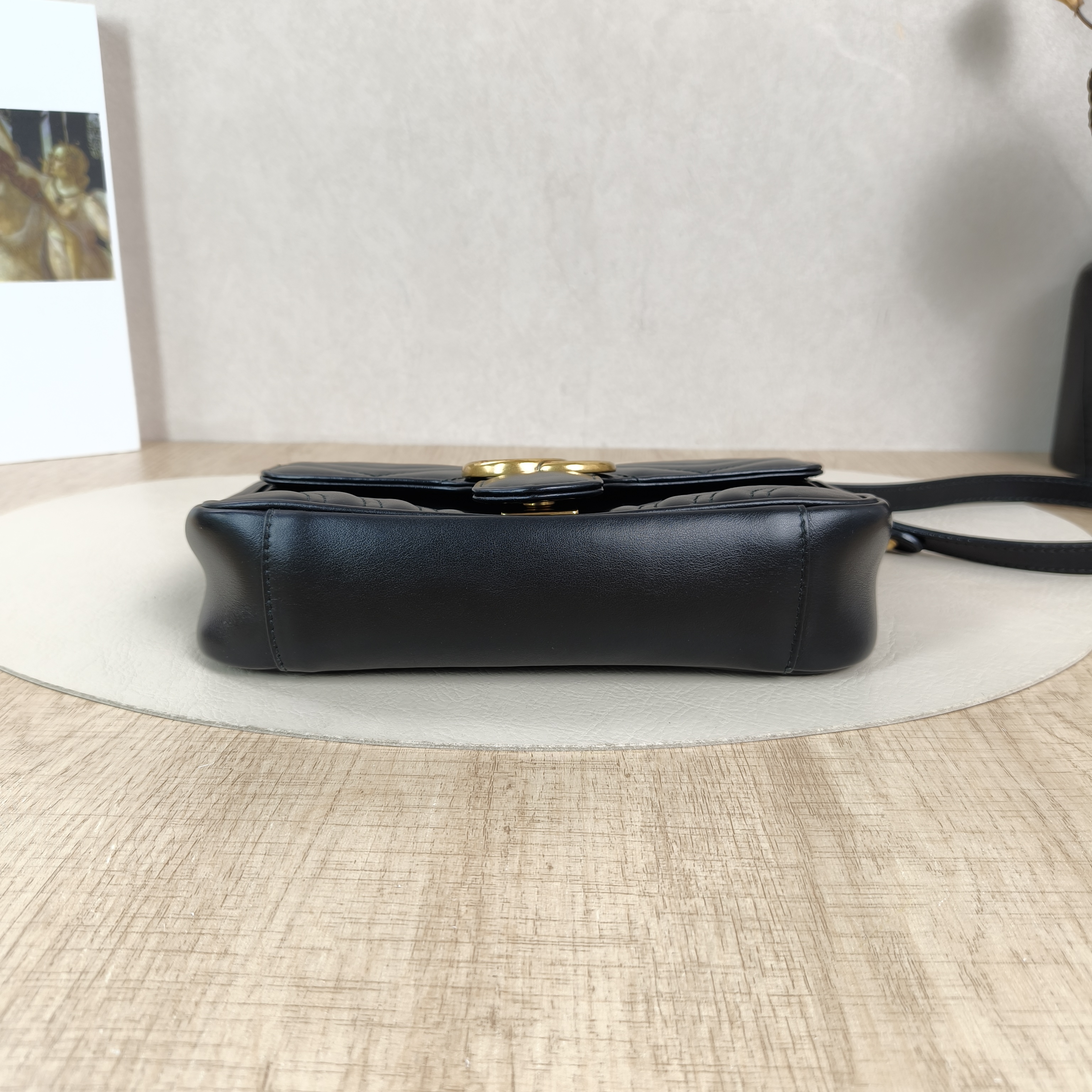 GUCCI Crossbody Bag GG Marmont Small Marmont 22Black CC alfskin Small22 × 6 × 13 cm — cover view 3 of 5