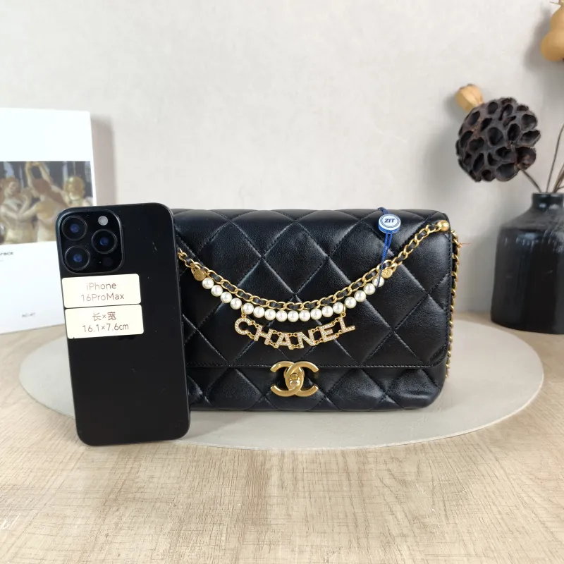 Chanel Crossbody Bag 24a Pearl Black Lambskin One Size 22 × 11 × 14.5 cm — cover view 3 of 5