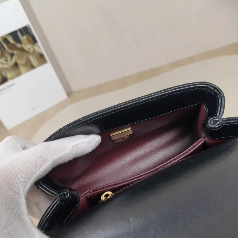Chanel Top Handle Bag22a Coco Handle​Black CC alfskinmini19 × 9 × 13 cm — detail view 12 of 14