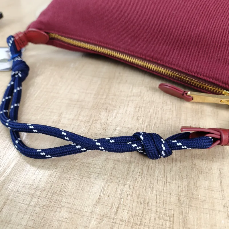 Miumiu Top Handle Bag Spirit Woven Vanity Case Bag Cosmetic Bag Red Canvas One Size 18.5 × 10 × 14 cm — detail view 1 of 11