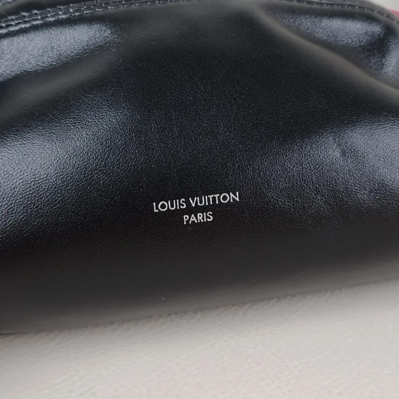 Louis Vuitton Shoulder Bag Pochette Vibe Black SL ambskin One Size 25 × 7.5 × 10 cm — detail view 7 of 10