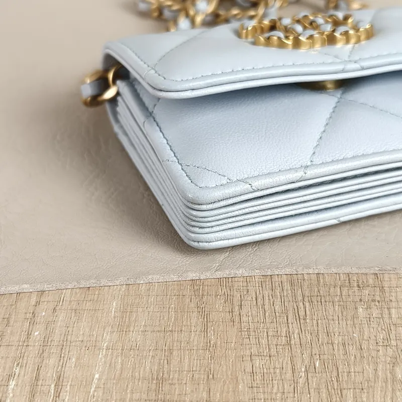 Chanel Crossbody Bag 19bag Mini Crossbody Bag Blue Lambskin Mini 10.5 × 2 × 8 cm 31 — detail view 3 of 9