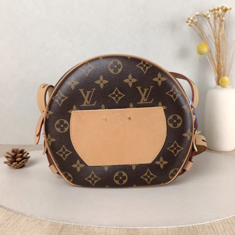Louis Vuitton Crossbody Bag BOITE CHAPEAU SOUPLE Monogram PVC Large 20 × 8 × 22.5 cm — cover view 5 of 5