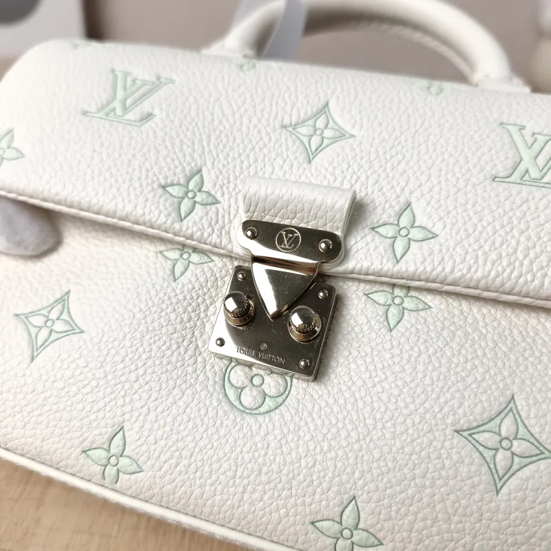 Louis Vuitton Crossbody Bag MADELEINE White · Green Calfskinnano21 × 6 × 12.5 cm — detail view 6 of 14