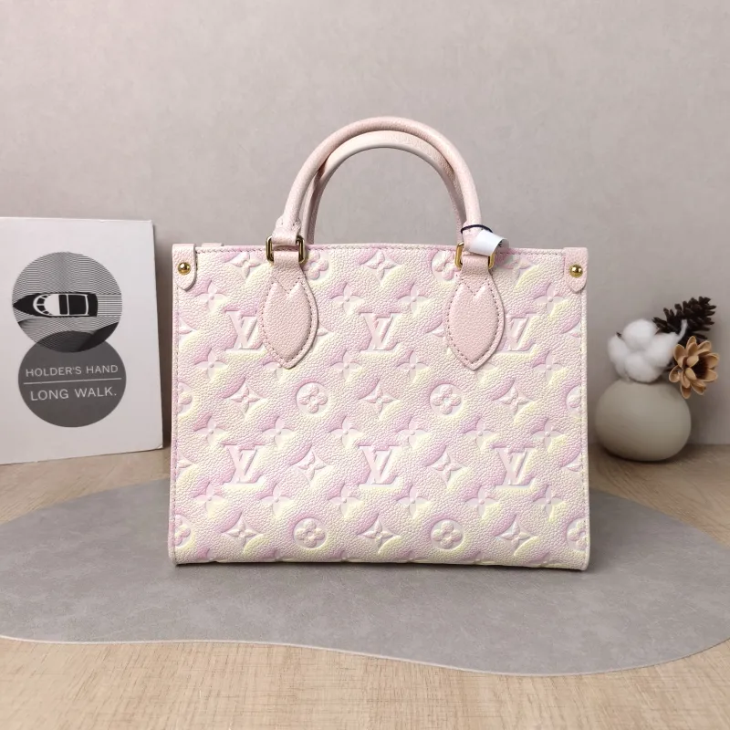 Louis Vuitton Shoulder Bag Onthego Collection · Calfskin Small 25 × 11.5 × 19 cm
