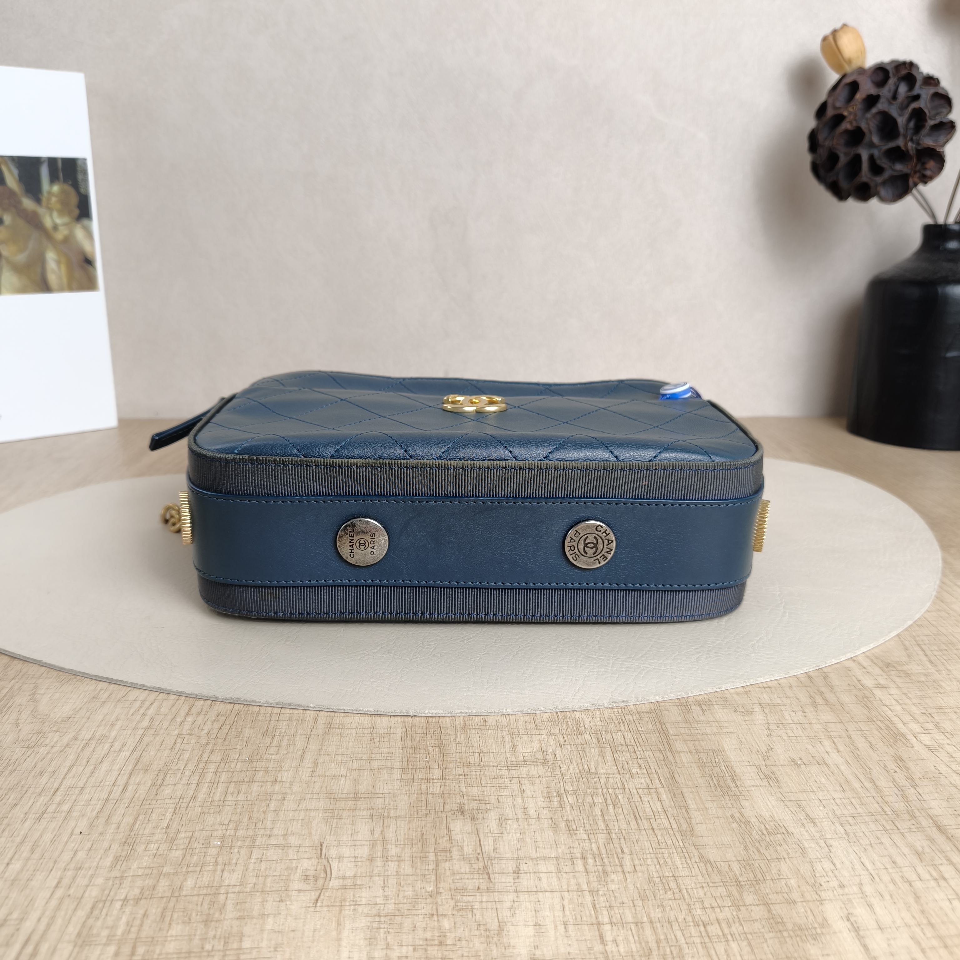 Chanel Crossbody Bag Crossbody Bag Blue Calfskin One Size23.5 × 7 × 16 cm — cover view 6 of 6