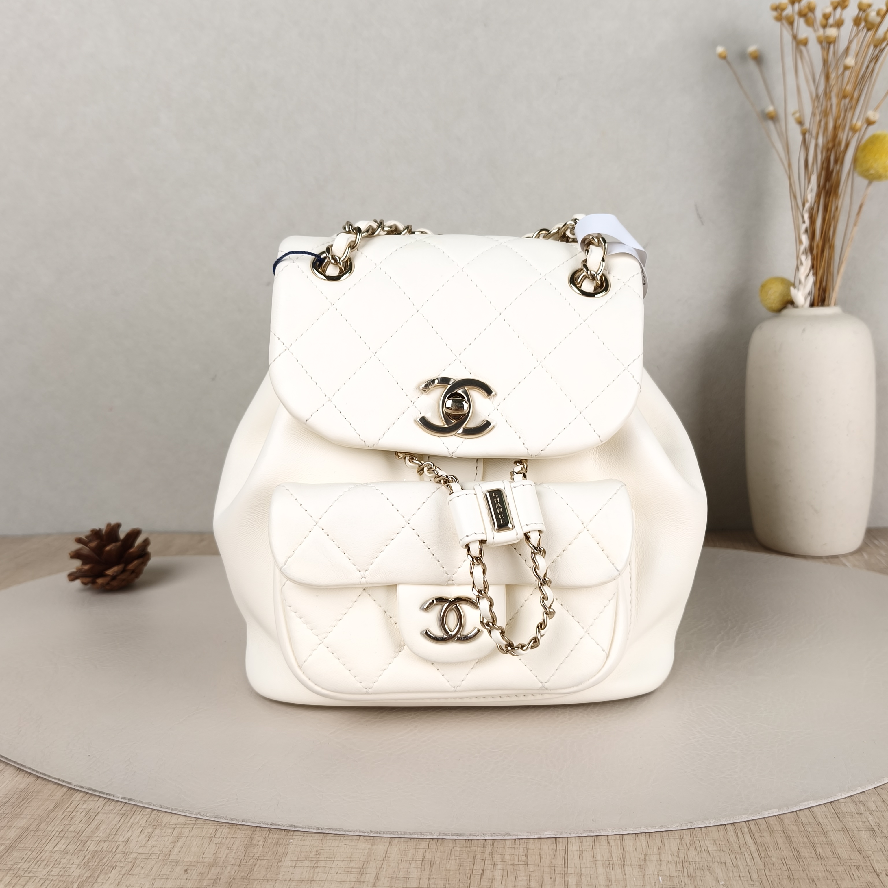 Chanel Backpack Duma White Small18 × 12 × 18.5 cm