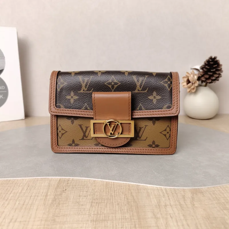 Louis Vuitton Crossbody Bag Dauphine Woc Woc Monogram PVC Mini 18.5 × 5 × 12 cm
