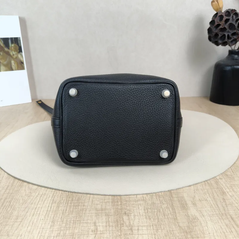 Hermès Top Handle Bag Picotin Lock 18 18Black Clemence Taurillon TC Calfskin Small18 × 13 × 19 cm — cover view 4 of 6