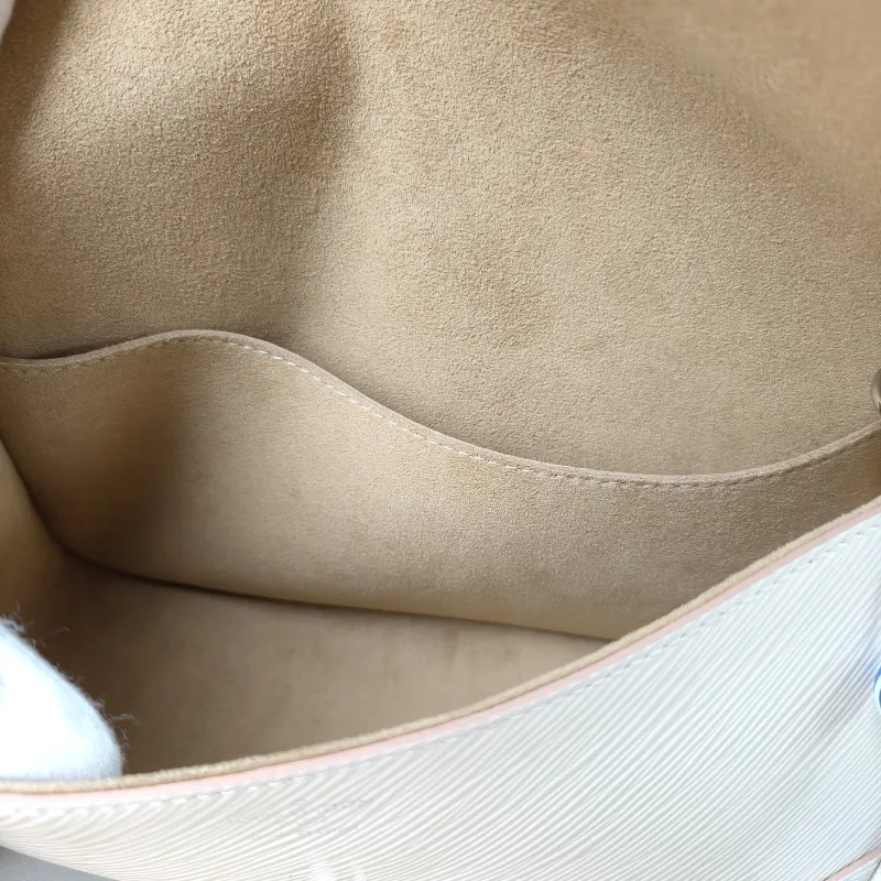 Louis Vuitton Shoulder Bag BUCI Beige Epi Embossed Calfskin One Size 24.5 × 9 × 15.5 cm — detail view 2 of 12