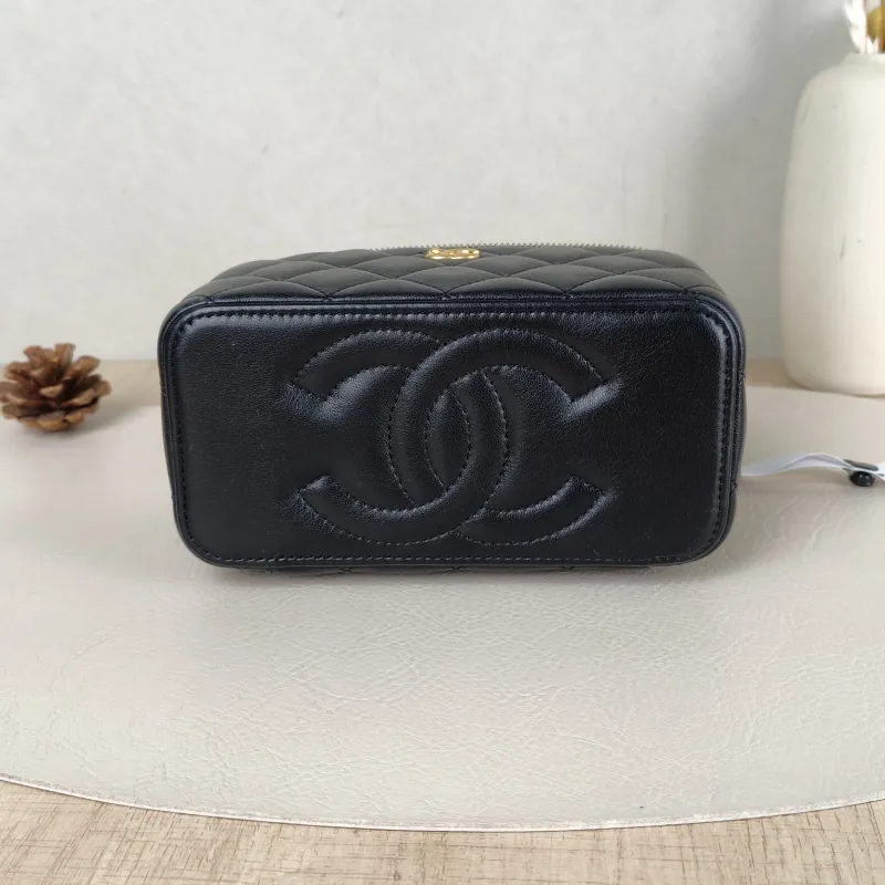 Chanel Crossbody Bag Edition Box Bag Cosmetic Bag Black Lambskin 17 × 8 × 9.5 cm — cover view 2 of 5