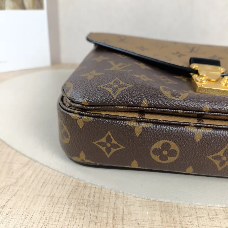 Louis Vuitton Crossbody Bag Pochette Métis Monogram Colorblock PVC Medium 25 × 7 × 19 cm — detail view 7 of 13