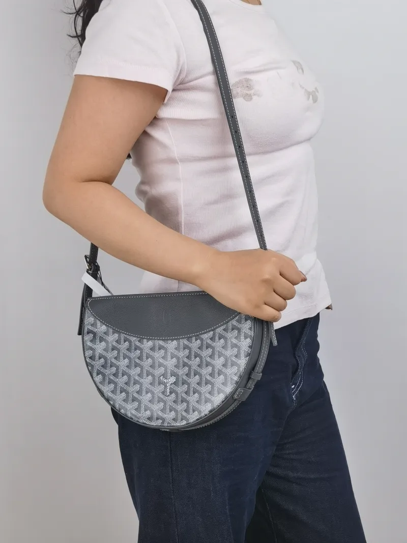 GOYARD Crossbody Bag Hirondelle Grey ine Canvas One Size 25 × 6 × 17 cm — on-model view 1 of 2
