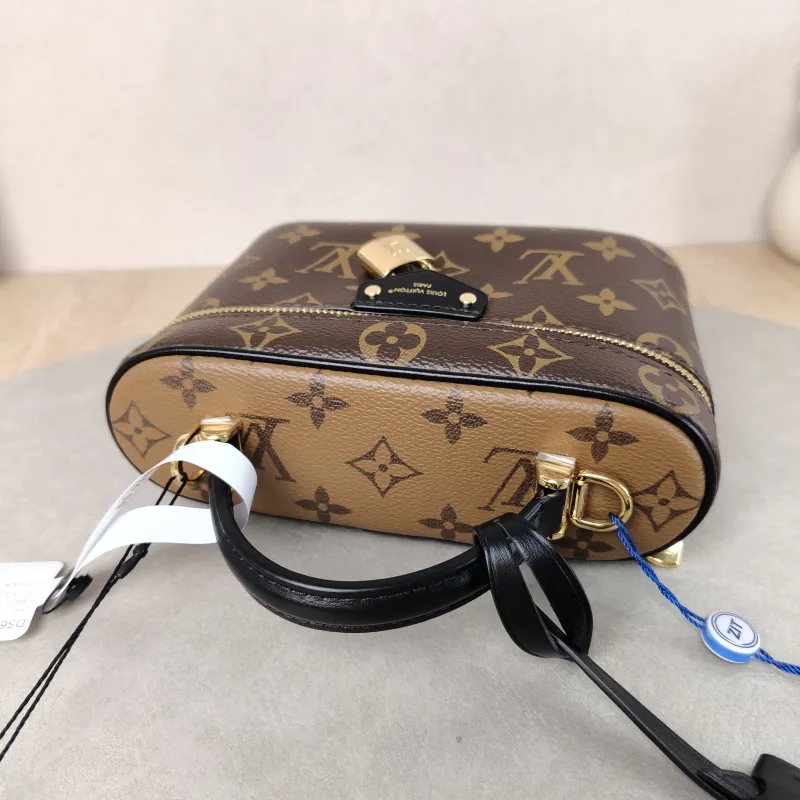Louis Vuitton Shoulder Bag VANITY POUCH Cosmetic Bag Monogram PVC 19 × 6.5 × 11.5 cm — detail view 3 of 10