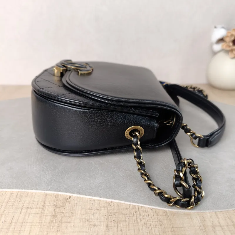 Chanel Crossbody Bag Collection Top Handle Crossbody Bag Black Calfskin One Size 20.5 × 6.5 × 16 cm 23 — detail view 14 of 14