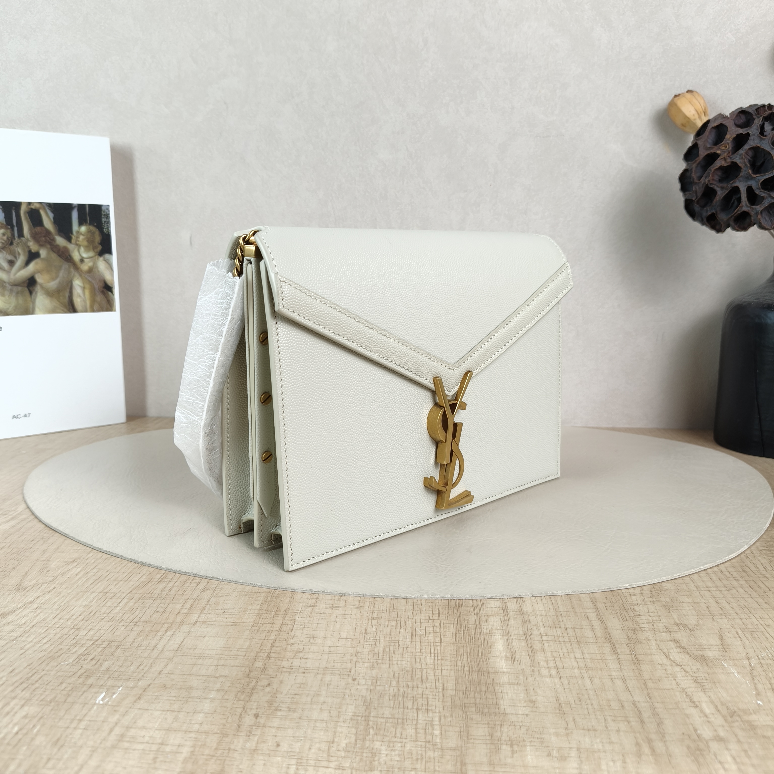 SAINT LAURENT Crossbody Bag Cassandra White Grained Calfskin Medium22 × 5.5 × 16.5 cm — cover view 3 of 6