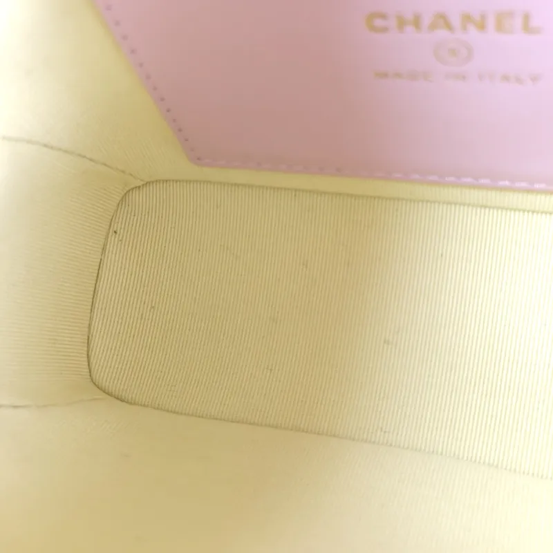 Chanel Crossbody Bag Gold-Tone Hardware Pink Grained Calfskin One Size21.5 × 7.5 × 19 cm — detail view 9 of 13