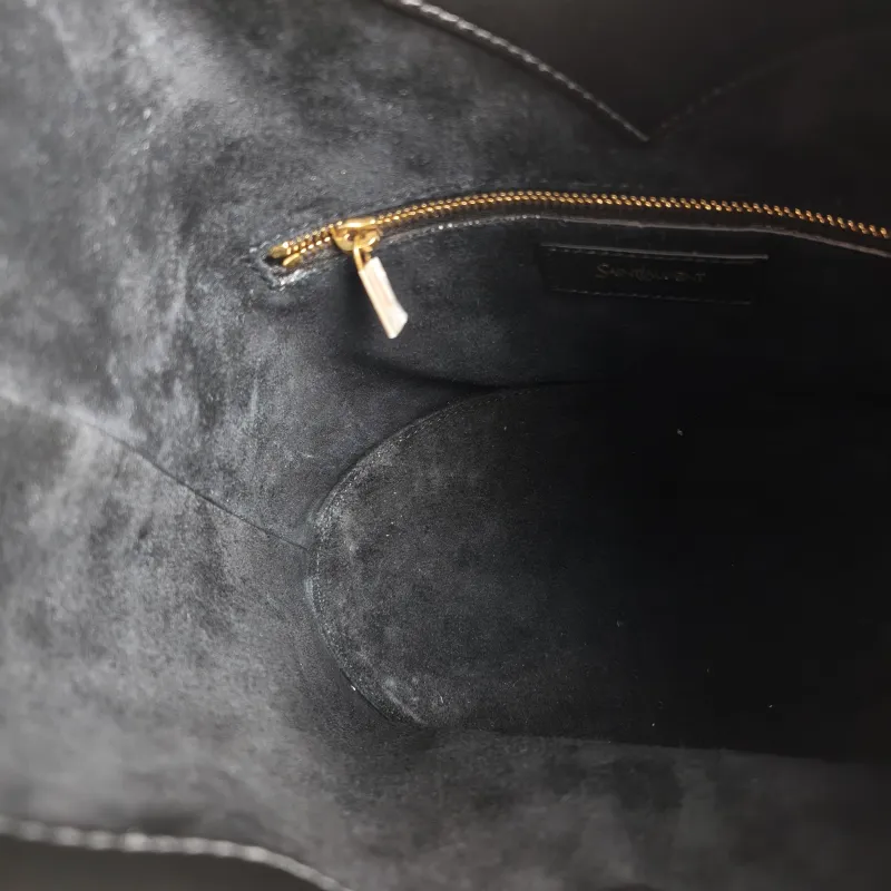 SAINT LAURENT Crossbody Bag Y Bucket Bucket Bag Black Calfskin One Size 25 × 15 × 34 cm — detail view 11 of 11