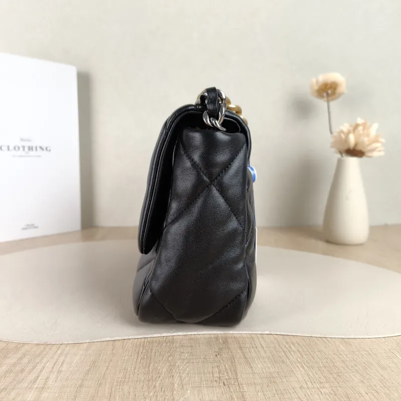 Chanel Crossbody Bag 19Bag Black SL ambskin Small 26 × 9 × 16 cm — detail view 7 of 13