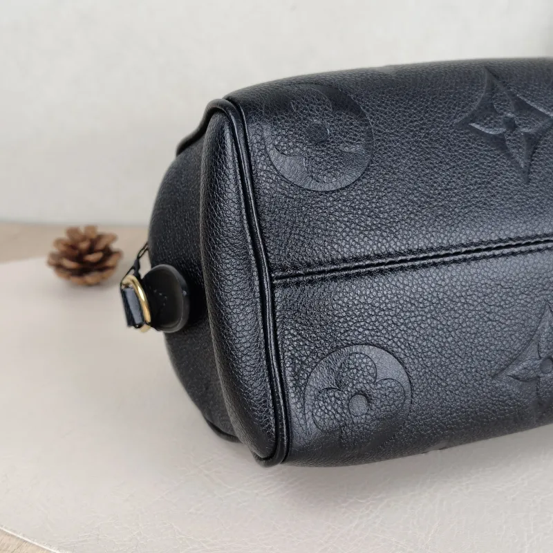 Louis Vuitton Crossbody Bag Speedy20Black Empreinte Embossed Calfskin Small20.5 × 12 × 13.5 cm — detail view 7 of 12