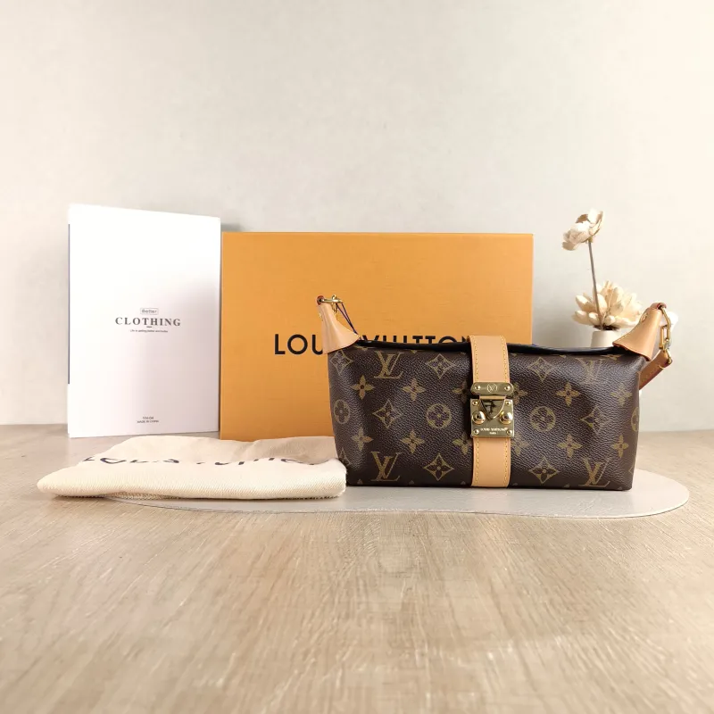 Louis Vuitton Shoulder Bag Pochette Mia Monogram PVC One Size 22 × 8 × 14.5 cm — cover view 5 of 6