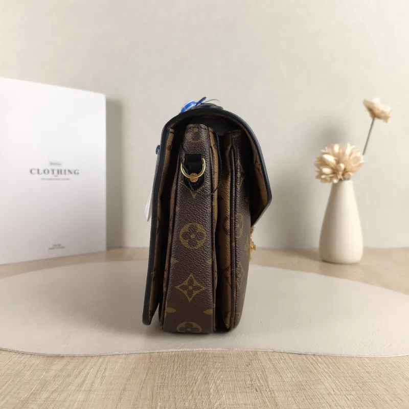 Louis Vuitton Crossbody Bag Pochette Métis Monogram Colorblock PVC Medium 25 × 7 × 19 cm — detail view 14 of 14