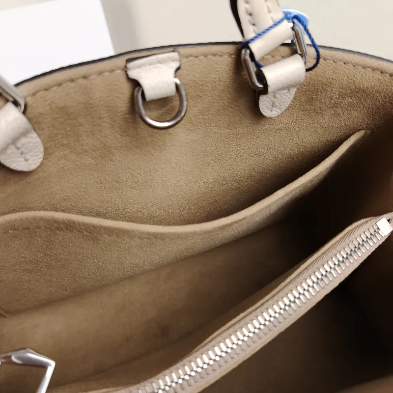 Louis Vuitton Crossbody Bag Marelle Tote Top Handle Bag White Epi Embossed Calfskin BB 25 × 11 × 17 cm — detail view 5 of 11