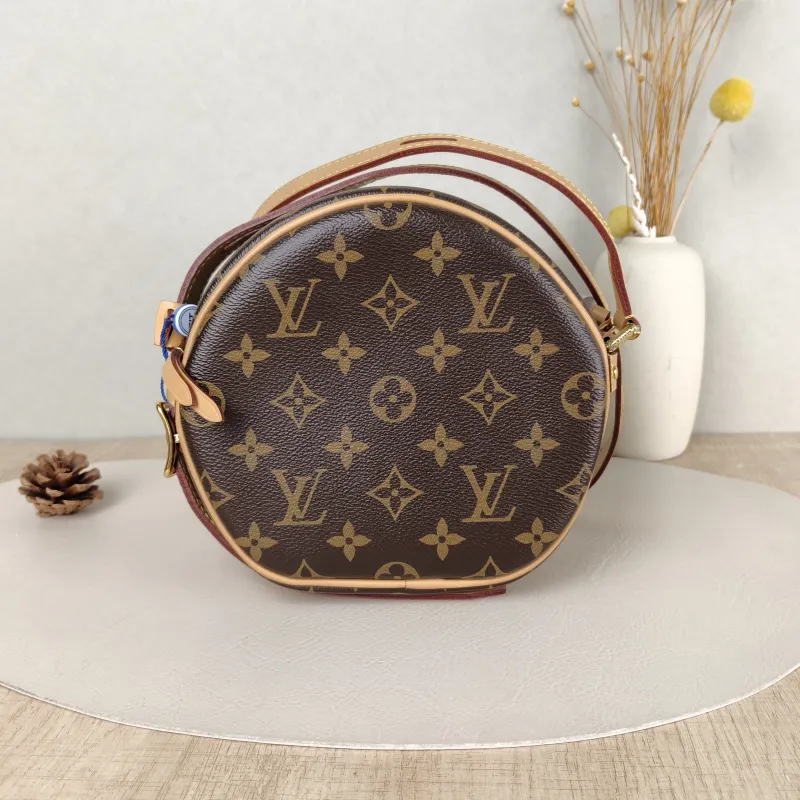 Louis Vuitton Crossbody Bag BOITE CHAPEAU SOUPLE Monogram PVC Small 17 × 8 × 17 cm — cover view 4 of 5