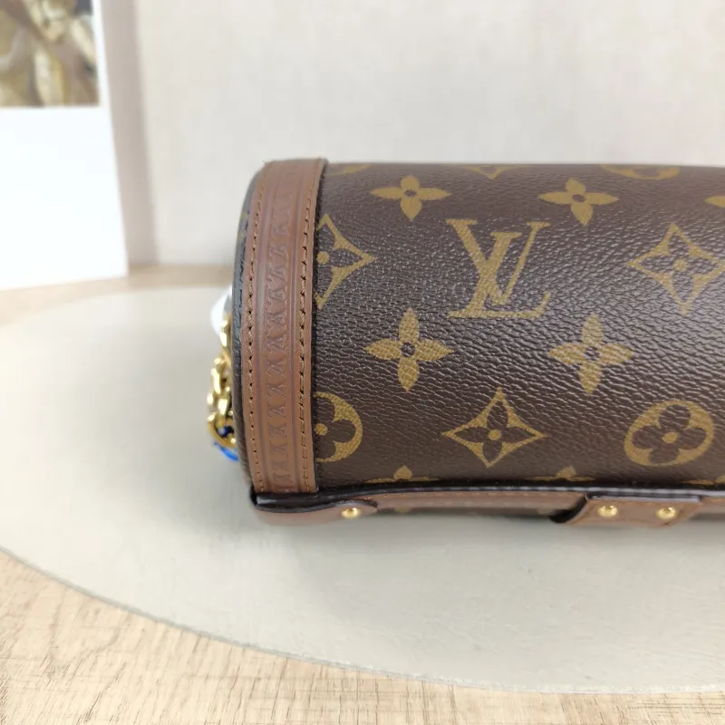 Louis Vuitton Crossbody Bag Papillon Trunk Monogram PVC Small19 × 9 × 9 cm — detail view 7 of 13