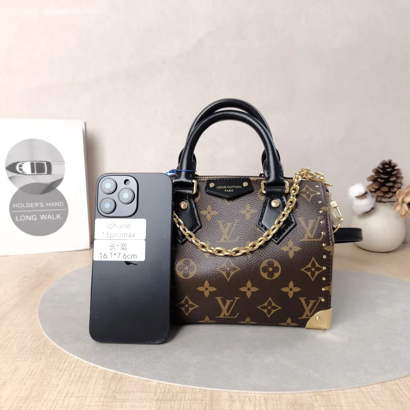 Louis Vuitton Crossbody Bag Speedy Trunk 20Monogram PVC Small20.5 × 11 × 13.5 cm — cover view 2 of 6