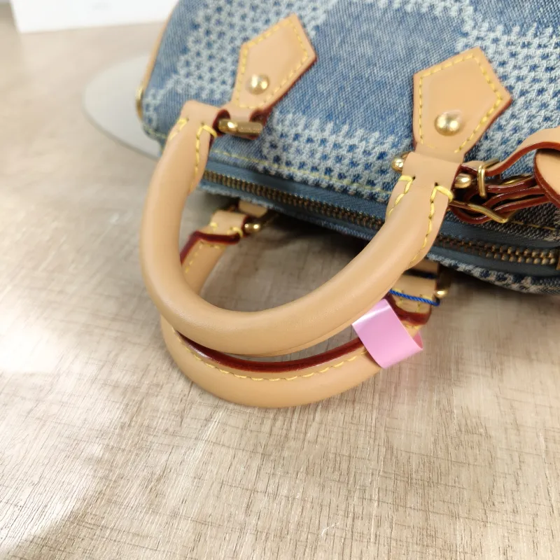 Louis Vuitton Crossbody Bag Speedy Nano Blue nano 16 × 7.5 × 10 cm — detail view 4 of 11