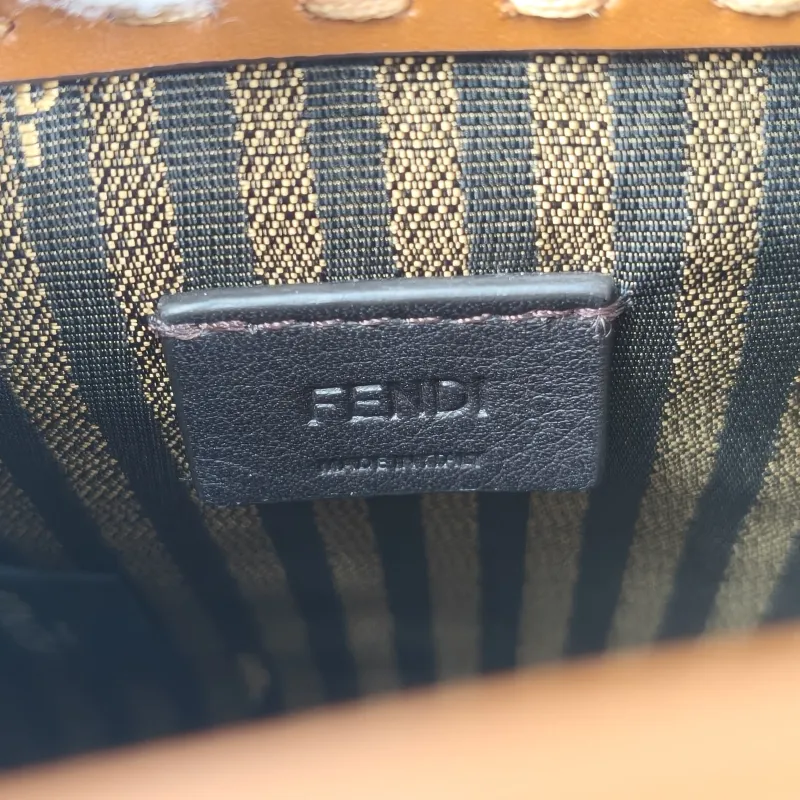 FENDI Crossbody Bagsunshine Caramel Calfskinmini13 × 6.5 × 18 cm — detail view 5 of 10