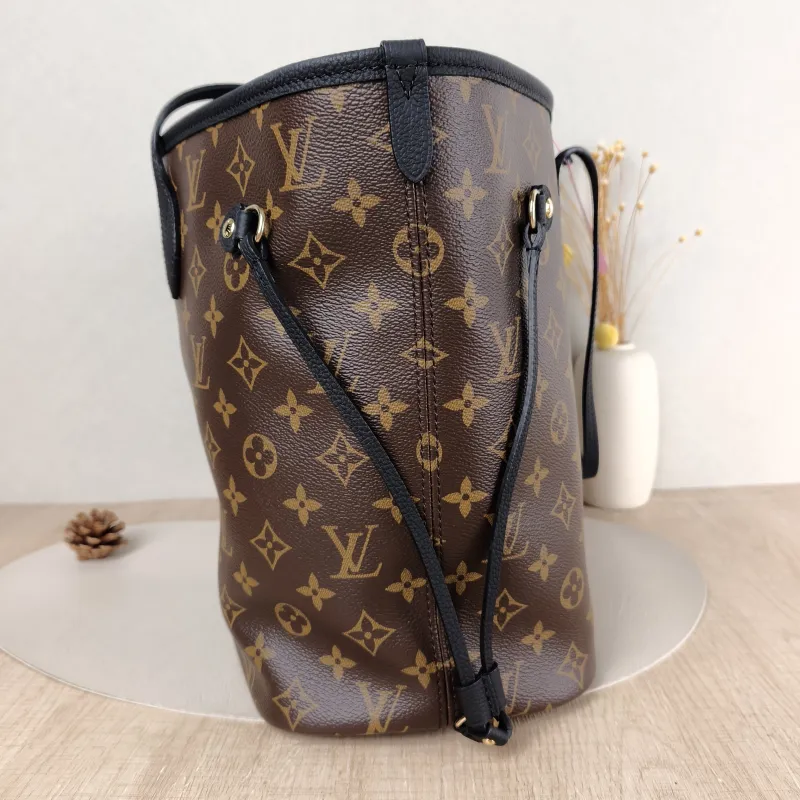 Louis Vuitton Shoulder Bag NEVERFULL INSIDE OUT Black PVC · Calfskin Medium 31 × 14 × 28 cm — detail view 4 of 11