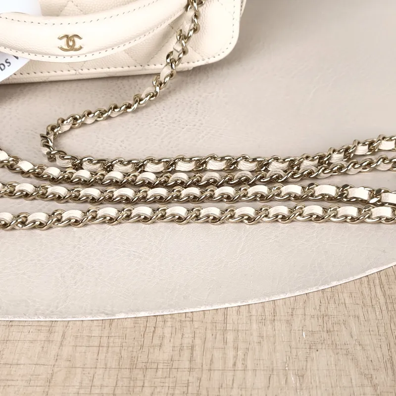 Chanel Crossbody Bag26c Edition Beige Grained Calfskin One Size17 × 8 × 9.5 cm — detail view 11 of 14