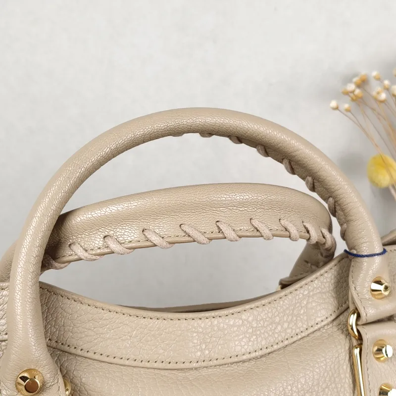 BALENCIAGA Shoulder Bag Classic City Calfskin Medium 37 × 15 × 23.5 cm — detail view 7 of 11