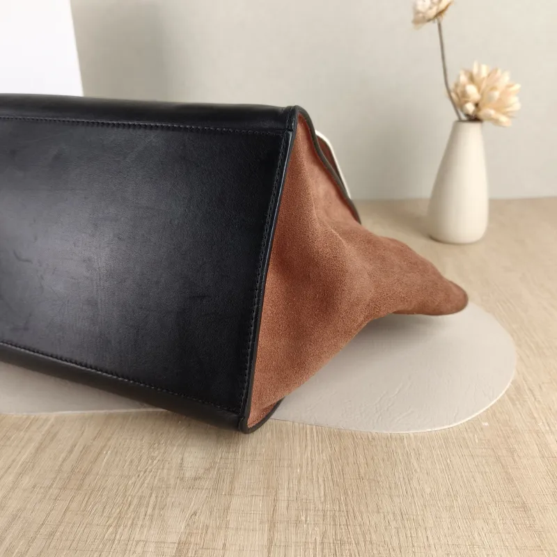 CELINE Crossbody Bag Trapeze Colorblock Calfskin Medium 30 × 15 × 24 cm — detail view 8 of 10