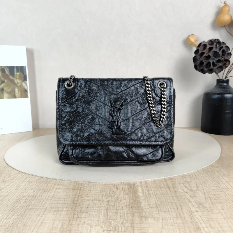 SAINT LAURENT Crossbody Bag Niki Black Waxed Leather Calfskin Small21 × 7.5 × 16 cm